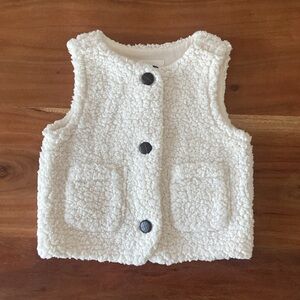 Old Navy baby cream faux sherpa vest cozy teddy jacket winter shearling 3-6 mo